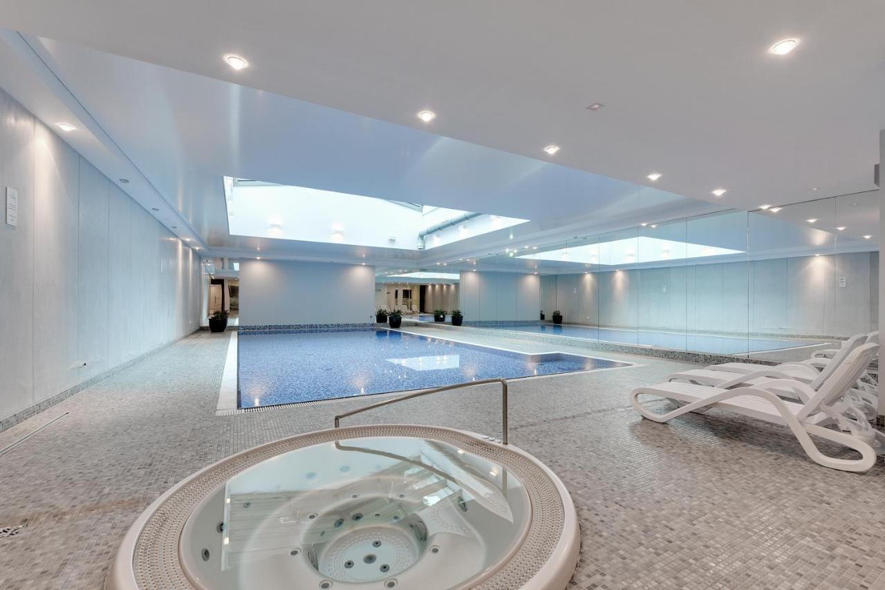 Waterlane Riverside - Spa, Pool, Gym & Parking By Downtown Apartments グダニスク エクステリア 写真