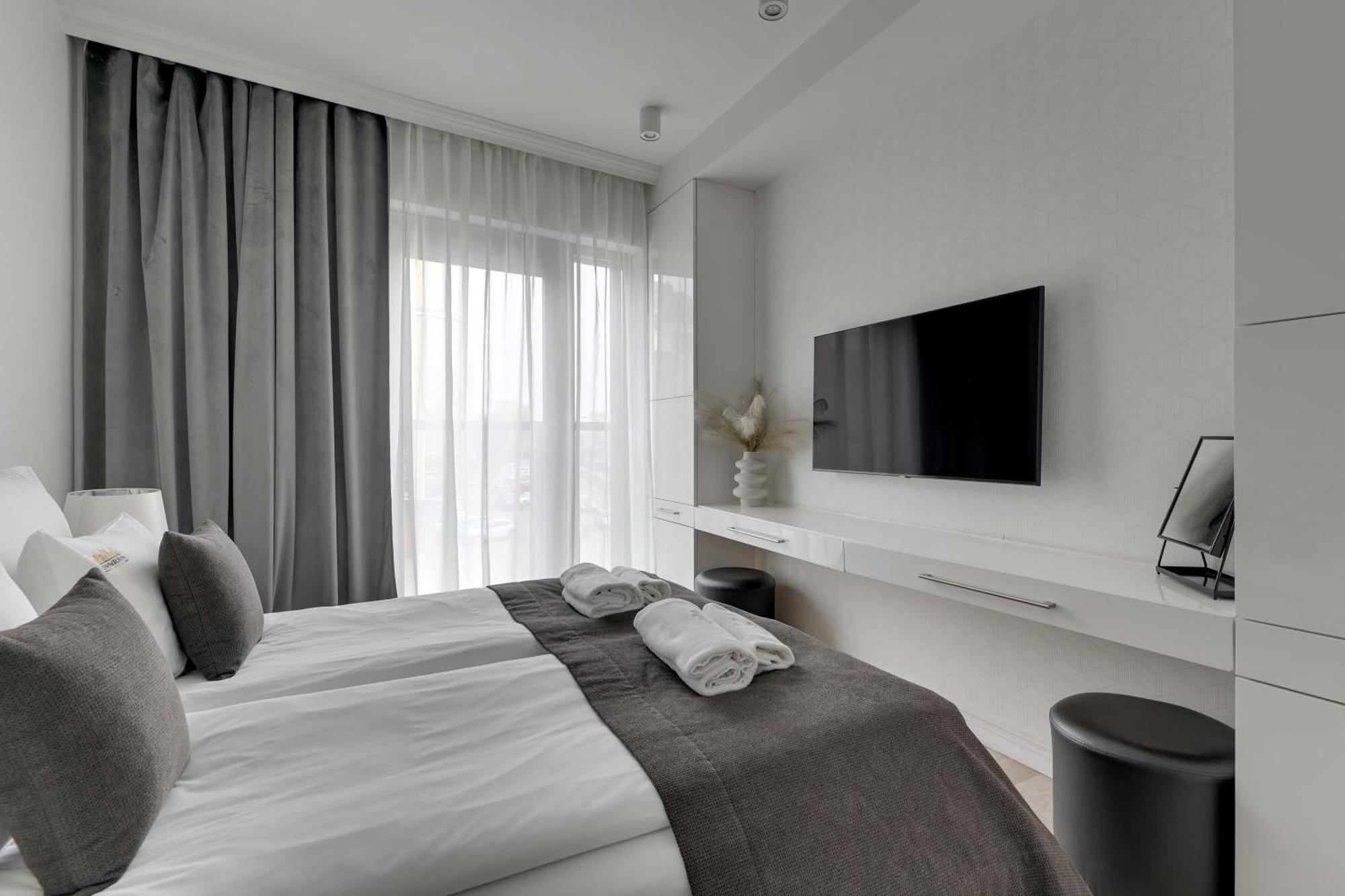 Waterlane Riverside - Spa, Pool, Gym & Parking By Downtown Apartments グダニスク 部屋 写真