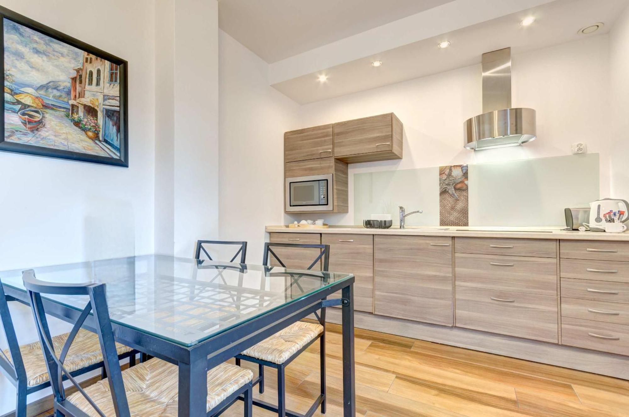 Waterlane Riverside - Spa, Pool, Gym & Parking By Downtown Apartments グダニスク 部屋 写真