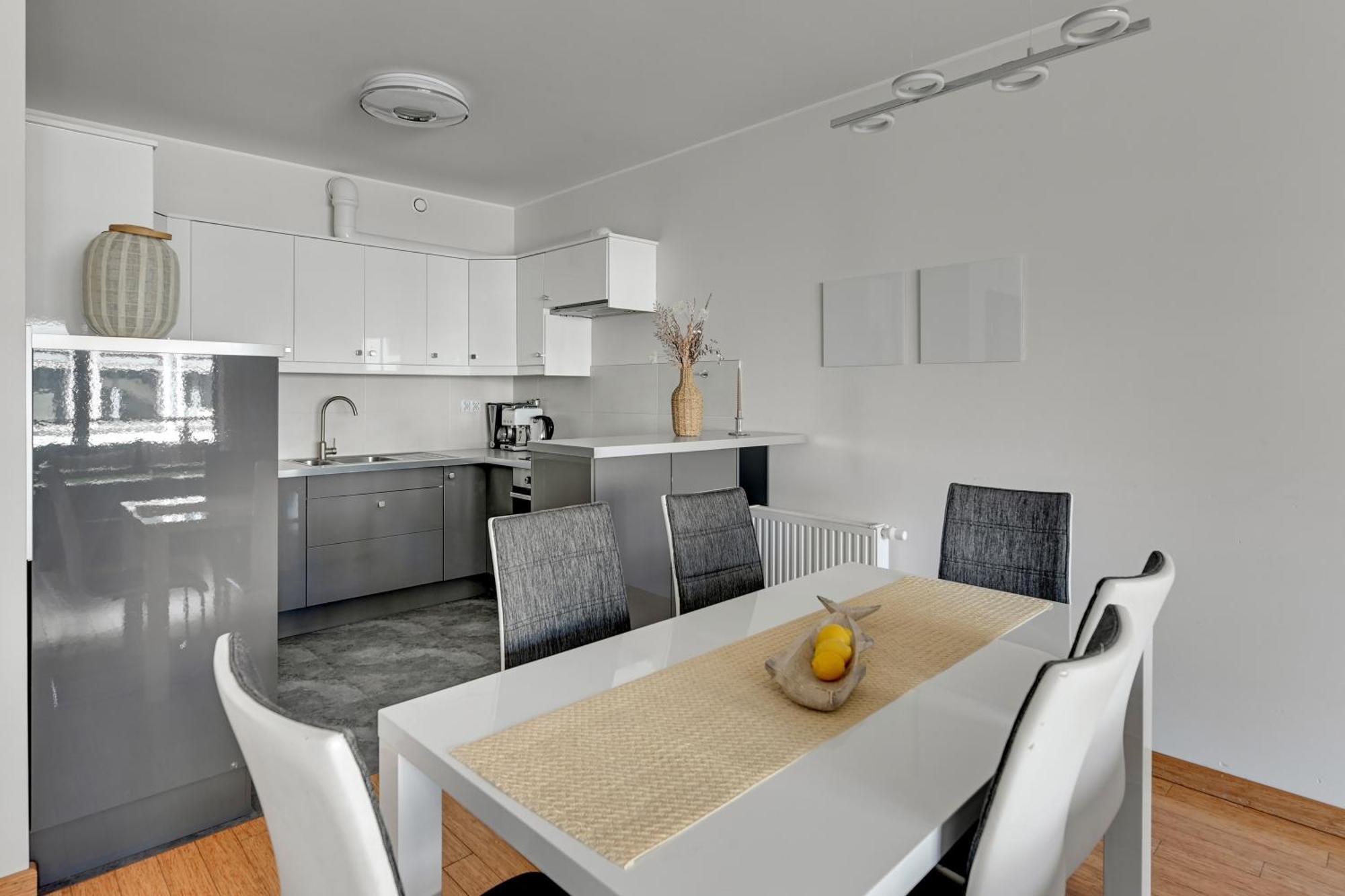 Waterlane Riverside - Spa, Pool, Gym & Parking By Downtown Apartments グダニスク 部屋 写真