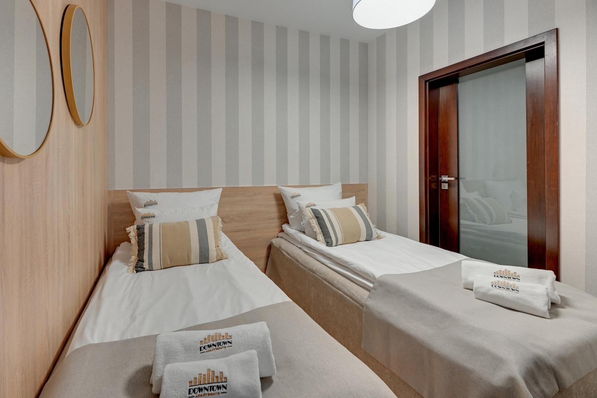 Waterlane Riverside - Spa, Pool, Gym & Parking By Downtown Apartments グダニスク 部屋 写真