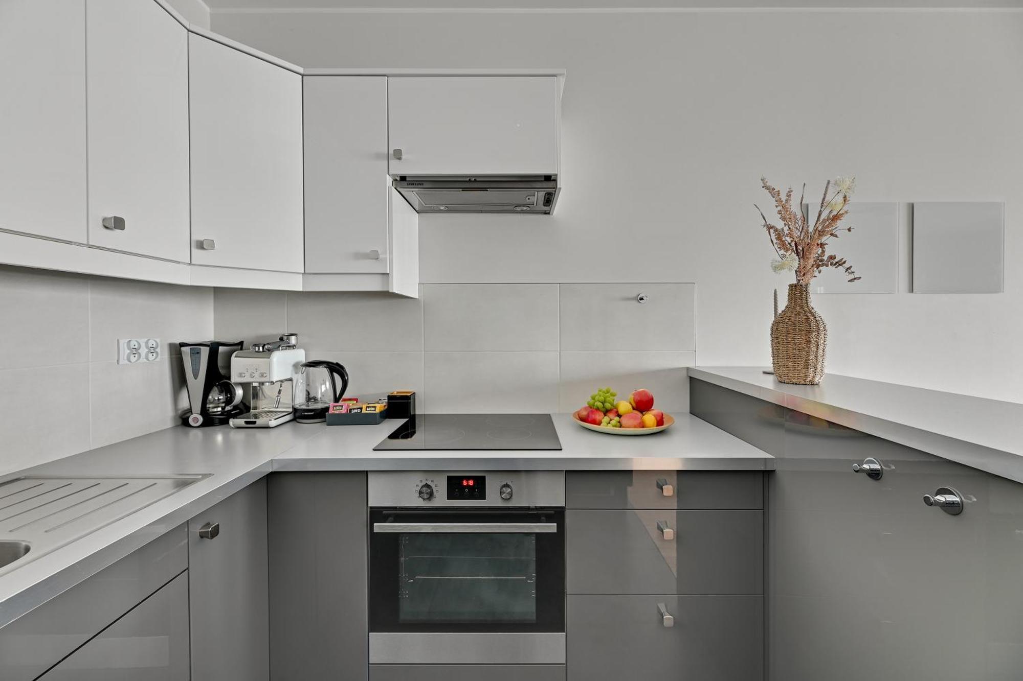 Waterlane Riverside - Spa, Pool, Gym & Parking By Downtown Apartments グダニスク 部屋 写真