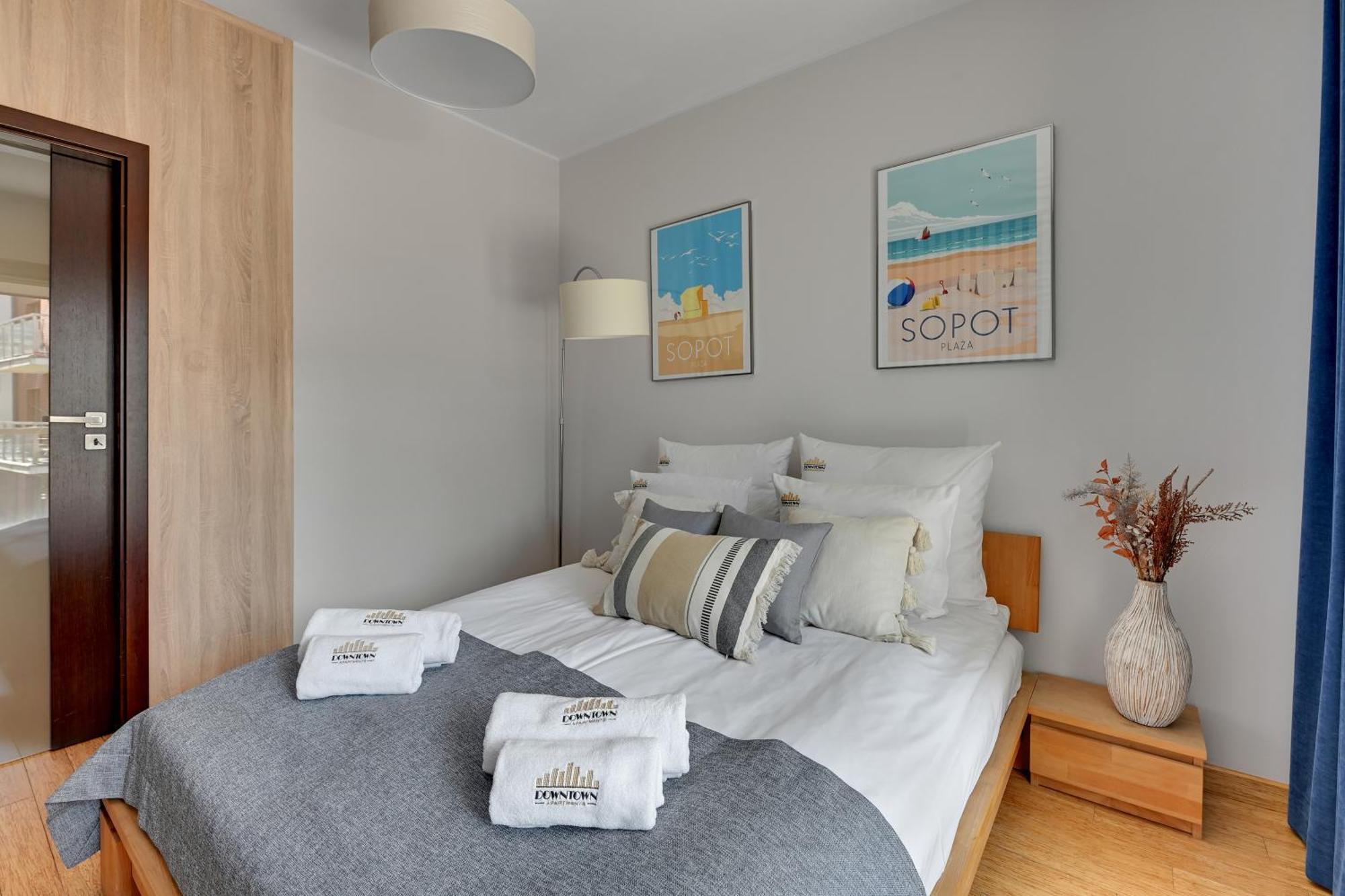 Waterlane Riverside - Spa, Pool, Gym & Parking By Downtown Apartments グダニスク エクステリア 写真