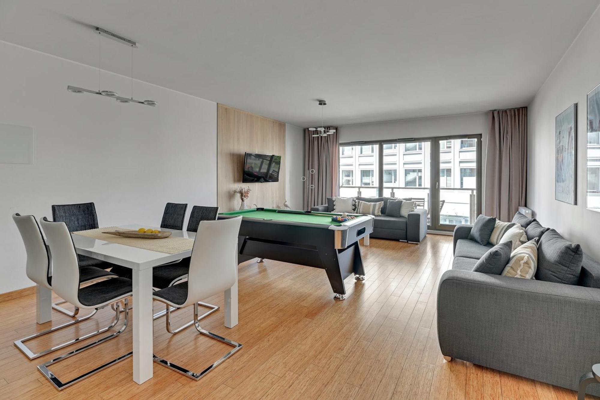 Waterlane Riverside - Spa, Pool, Gym & Parking By Downtown Apartments グダニスク 部屋 写真
