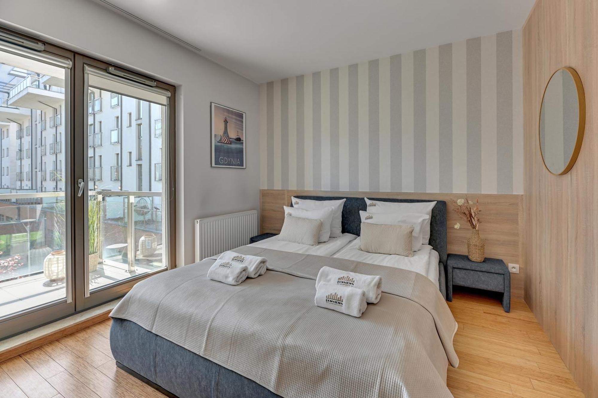 Waterlane Riverside - Spa, Pool, Gym & Parking By Downtown Apartments グダニスク エクステリア 写真